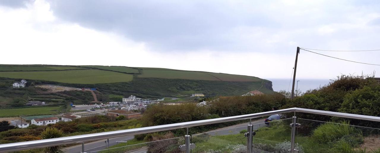 Mawgan Porth Apartments Extérieur photo