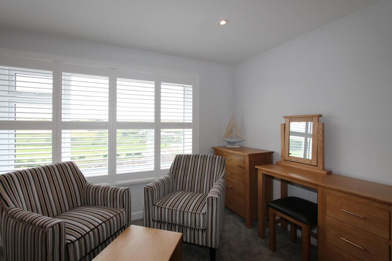 Mawgan Porth Apartments Extérieur photo